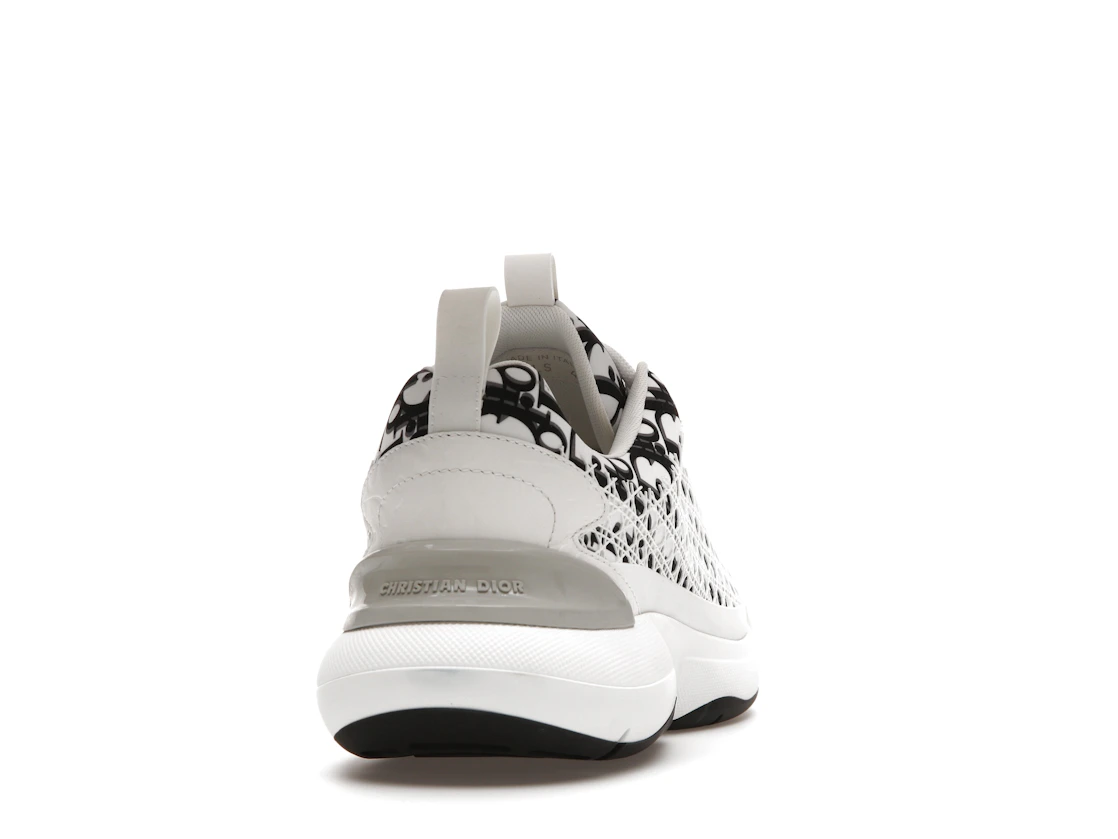 Vue 29 de Dior B24 Oblique Cannage Motif White