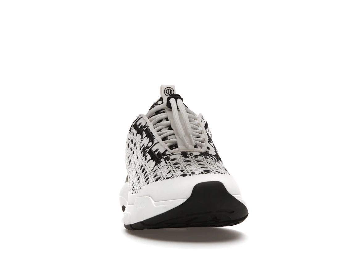 Vue 9 de Dior B24 Oblique Cannage Motif White