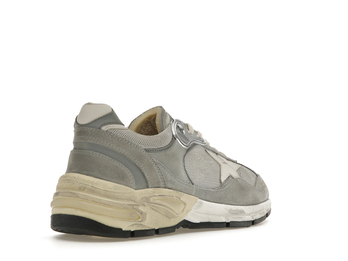 Vue 32 de Golden Goose Running Dad Grey