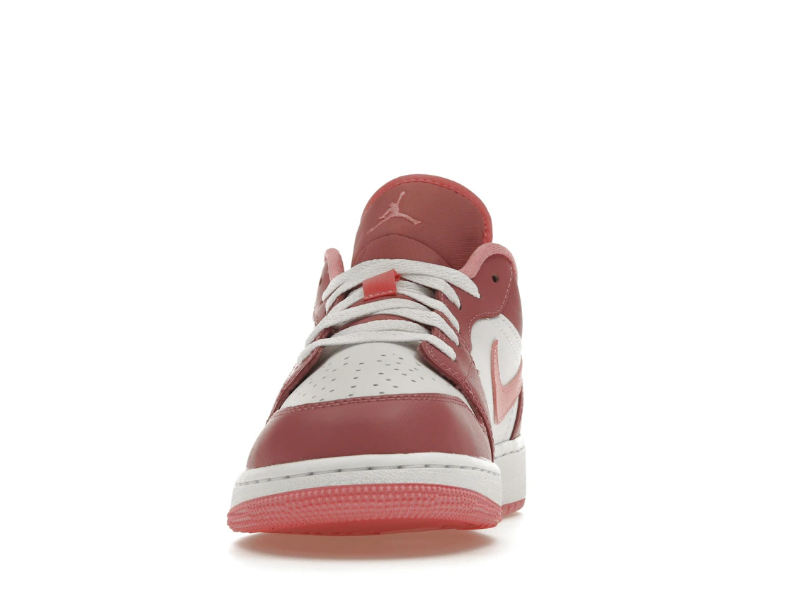 Vue 11 de Jordan 1 Low Desert Berry (GS)