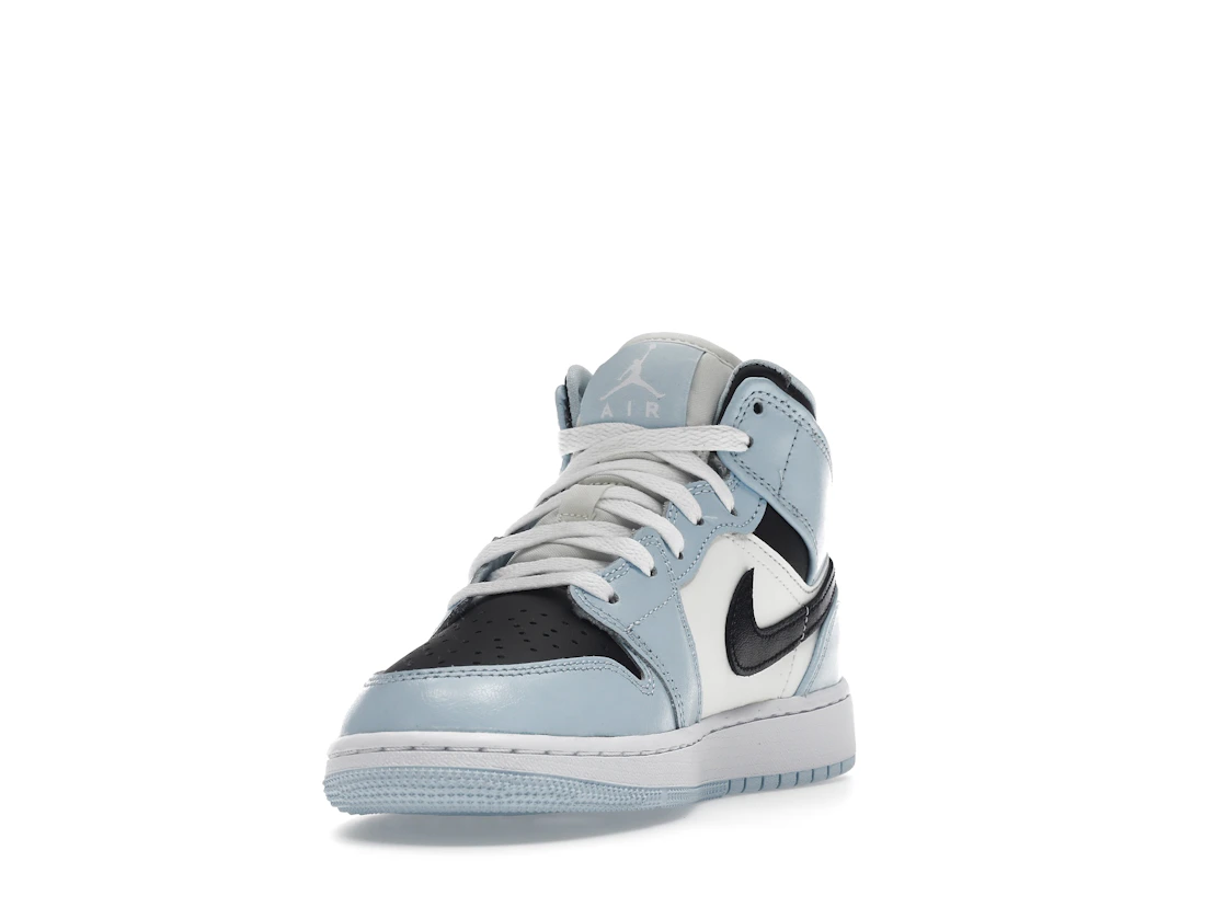 Vue 13 de Jordan 1 Mid Ice Blue (2022) (GS)