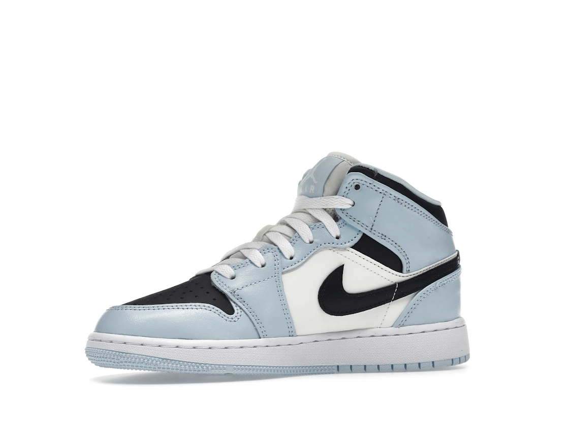 Vue 17 de Jordan 1 Mid Ice Blue (2022) (GS)