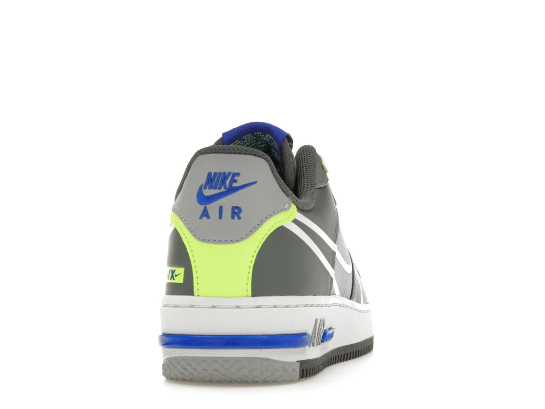 Vue 29 de Nike Air Force 1 React Wolf Grey