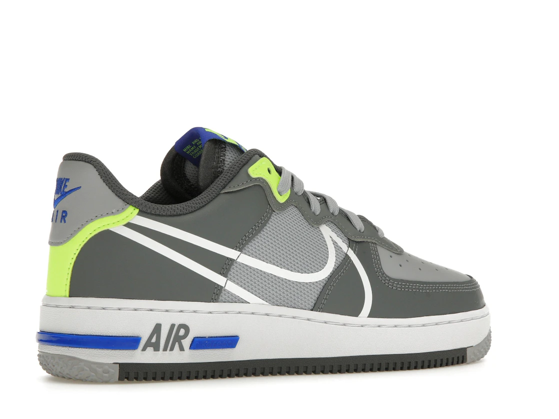 Vue 34 de Nike Air Force 1 React Wolf Grey