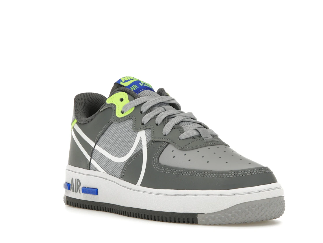 Vue 6 de Nike Air Force 1 React Wolf Grey