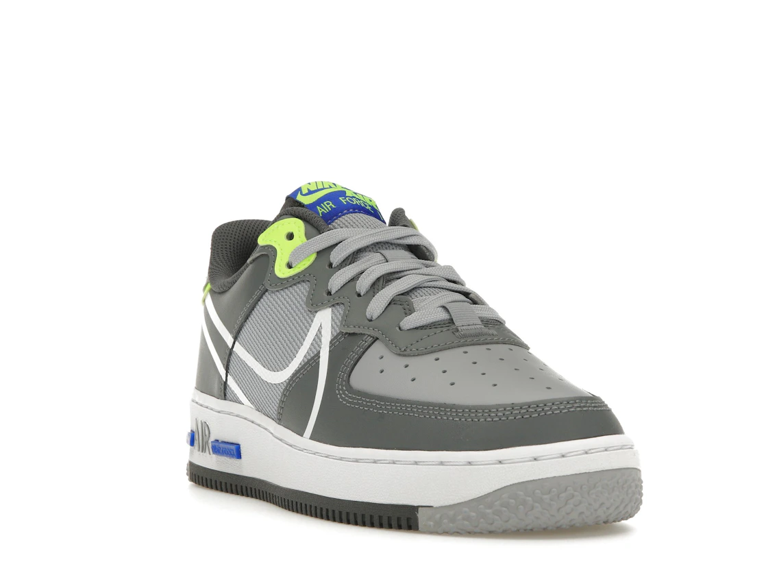 Vue 7 de Nike Air Force 1 React Wolf Grey