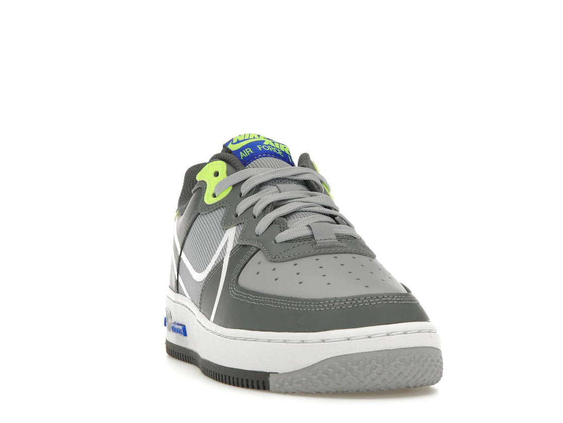 Vue 8 de Nike Air Force 1 React Wolf Grey