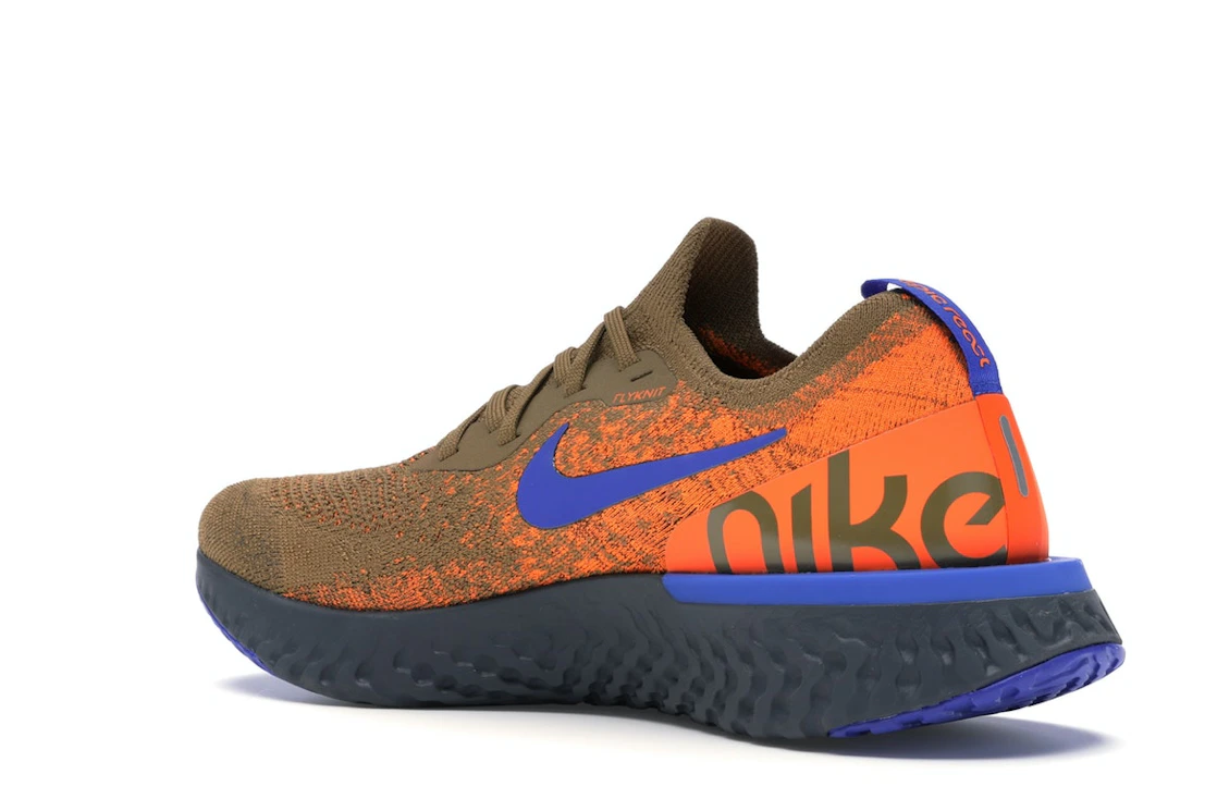 Vue 23 de Nike Epic React Flyknit Golden Beige Racer Blue