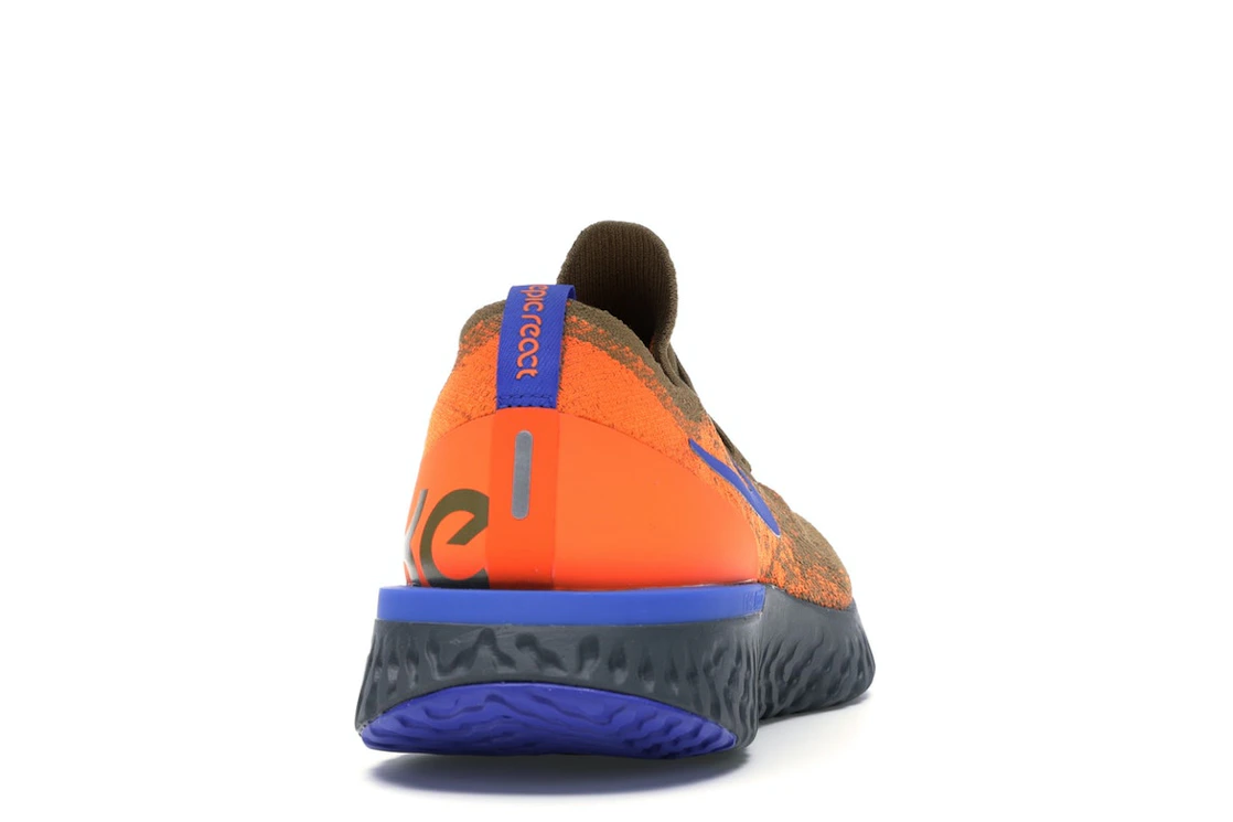 Vue 29 de Nike Epic React Flyknit Golden Beige Racer Blue