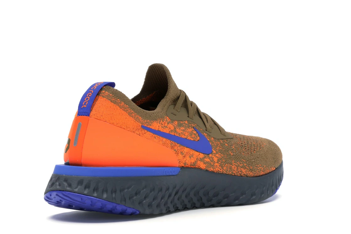 Vue 32 de Nike Epic React Flyknit Golden Beige Racer Blue