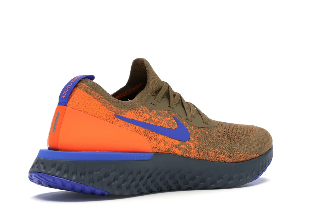 Vue 33 de Nike Epic React Flyknit Golden Beige Racer Blue