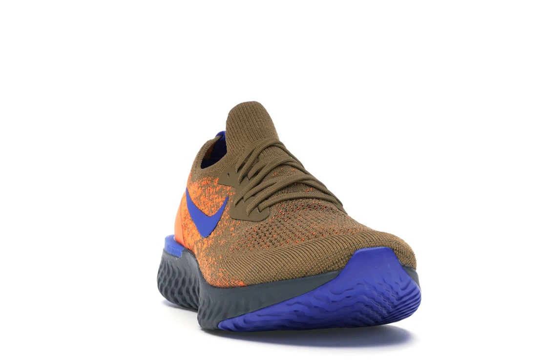Vue 8 de Nike Epic React Flyknit Golden Beige Racer Blue